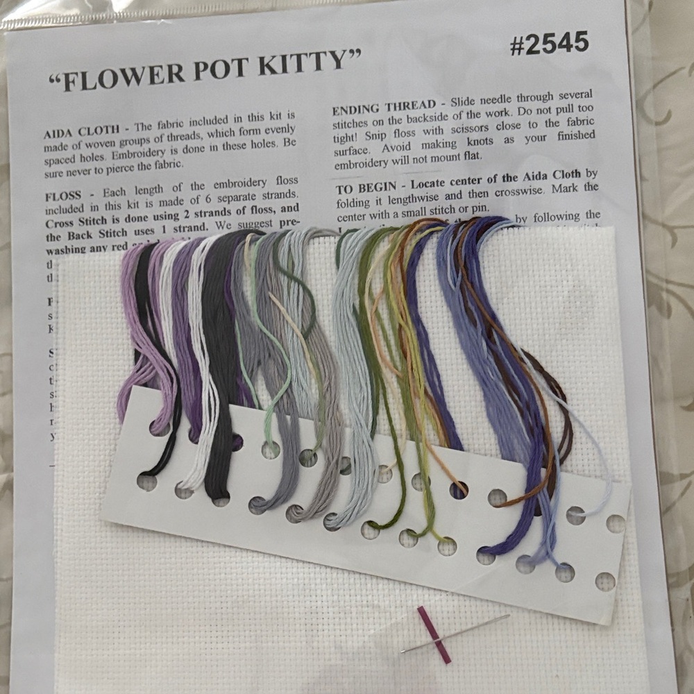 Charming Cat in Pot Cross-Stitch Kit - Gray and Purple - Picture 5 of 5